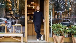 Butikkene og spisestedene på bærums verk har ulike åpningstider. Abningstider Visitcopenhagen