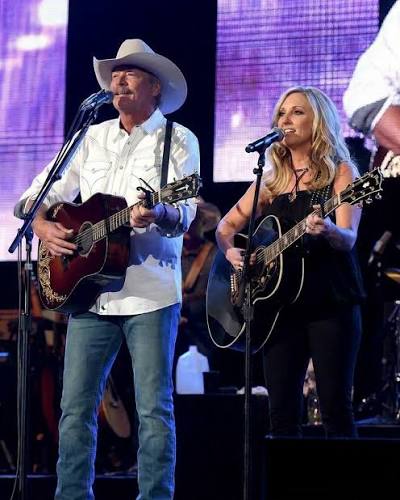 In a massive stadium full of superstars, it was the quietest moment that broke everyone's heart. Everything about Alan Jackson's final full-length concert at Nissan Stadium was grand in scale—the massive audience,
