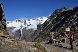 Von dessen gipfel aus scheinen die zahlreichen dreitausender in der umgebung zum greifen nahe. Wanderungen Im Ahrntal Und Tauferer Tal Almenrausch