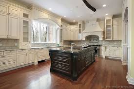 Pictures Of Kitchens Traditional Off White Antique Kitchen Cabinets Page 5 Luxury Kitchen Design Antique White Kitchen Antique White Kitchen Cabinets