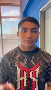 EL SALTO DE LA MEDALLA DE PLATA Con este salto, con la vara a 1.85, el  yucateco Irving Chan Chan aseguró para México la medalla de plata, en la  categoría Sub-18 de