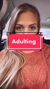 Amanda Maxfield's Instagram, Twitter & Facebook