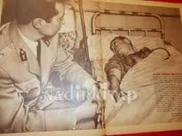 Adnan menderes, 27 mayıs darbesini yapan cuntacıların kurduğu yüksek adalet divanı'nda 9 ay yargılandıktan sonra idam cezası aldı. Hayat Dergisi Sayi 39 21 Eylul 1961 Adnan Menderes In Son Goruntuleri Idama Mahkum Olanlar Muebbete Ve Cesitli Cezalara Mahkum Olanlar Anonim Nadir Kitap
