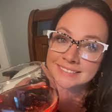 Tammy Steer's Instagram, Twitter & Facebook