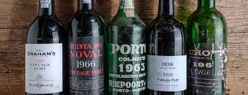 The accidental origin of late bottled vintage has led to more than one company claiming its invention. Elegante Portweine 1990 Vintage Port Johannes King