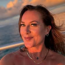 Heather Crumpley's Instagram, Twitter & Facebook