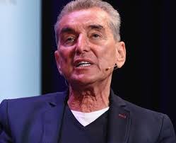 Michael Giesinger's Instagram, Twitter & Facebook