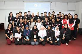 The malaysian red crescent mrc malay bulan sabit merah malaysia is a voluntary humanitarian organization that seeks to promote humanitarian values as we. Youth Volunteers Turn Communicators For Redcross Redcrescent International Committee Of The Red Cross