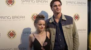 Full girlfriends list, ex and current. Twitter Is Roasting Jacob Elordi Because He Took All Three Of His Girlfriends To The Same Date Spot
