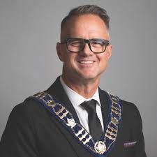 Rebecca Lindström Holohan (@becca_holohan)