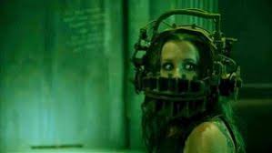 El brillante y perturbado genio regresa para otra ronda de horripilantes juegos de vida o muerte. Terror La Historia Detras De Las Peliculas Saw O Jigsaw Descubrela Video Now Music Radio