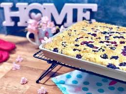 Quark Streuselkuchen Mit Blaubeeren 5 Minuten Kuchen Zauberhafte Leckereien Youtube Quark Streuselkuchen Leckereien Kuchen Und Torten