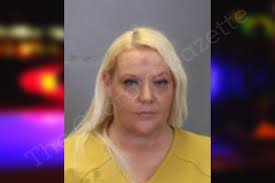 Linda Lafollette's Instagram, Twitter & Facebook