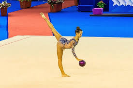 Então percebemos que a corda ficaria de fora das competições individuais e de. Ginastica Ritmica Toda Materia