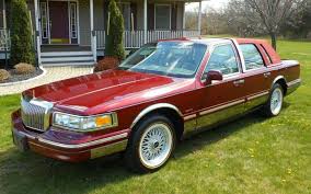 1997 lincoln town car executive l specifications, features and model information. 10k Mile Signature Series 1997 Lincoln Town Car Barn Finds