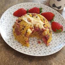 Bowlcake Fraise Et Chocolat Blanc Laury Cook Fraise Au Chocolat Bowlcake Recette De Petit Dejeuner