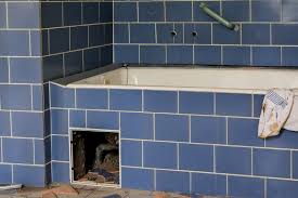 Il peut arriver que rien ne soit visible ou flagrant et que l'eau ou l'humidité persiste dans votre appartement. Que Faire En Cas De Fuite D Eau Sous Votre Baignoire