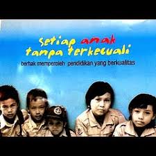 Pada umumnya, orang yakin bahwa dengan pendidikan umat manusia dapat memperoleh peningkatan dan kemajuan baik di bidang pegetahuan, kecakapan, maupun sikap dan moral. Contoh Slogan Wajib Belajar 9 Tahun Contoh Vv