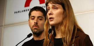 El Govern y los comunes chocan por la reforma del IRPF