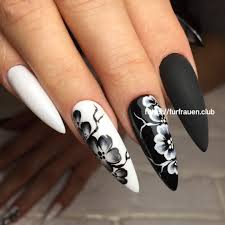 Online Internet Portal Fur Dekoration Und Tourismus Furfrauen Club Stiletto Nail Art Stiletto Nails Designs Black Stiletto Nails