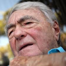 Michael schenker (born 10 january 1955) is a german rock guitarist who has played in ufo and led the michael schenker group. Claude Lanzmann Das Grab Des Gottlichen Tauchers Rezension Der Spiegel