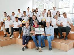 Den abschluss in diesem jahr bildet am samstag, 5. 15 Schuler Der Gesamtschule Velbert Sind Jetzt Dfb Nachwuchstrainer Velbert