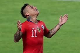 Eduardo vargas sufrió una lesión jugando por tigres y se perderá el amistoso internacional contra perú programada para el 19 de eduardo vargas llegó a los 34 goles con la selección de chile. Vargas At The Double As Chile Rout Japan