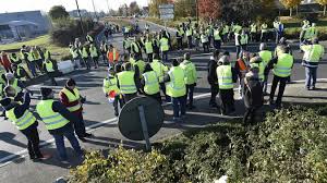 La contrairement à ce que disent les critiques, il ne sera donc pas possible de créer des lois pour et n'importe quoi. Caudry Les Gilets Jaunes Reviennent Aux Sources Samedi 12 Septembre Sur Le Rond Point De La Dentelle