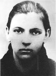 2,903 Victim Image: PICRYL