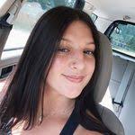 Sarah Shank's Instagram, Twitter & Facebook