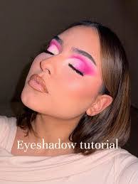 Hazel Dow's Instagram, Twitter & Facebook