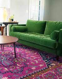 Green Velvet Couch And Pink Oriental Rug Wohnzimmer Bunt Grune Wohnzimmer Rosa Wohnzimmer