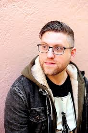 Amazon.com: Wyngraf: Issue 1 eBook : Webb, Nathaniel, Cook, Amanda,  Crawford, Dan, Fiori, Angelica, Inwood, Natasha, Moté, Rajiv, Prentice, J.  A., Quevedo, Katherine, Slemp, Nathan: Kindle Store