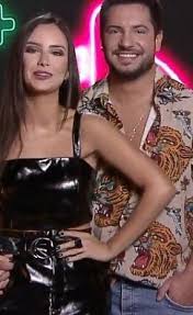 .01 continua tags power couple 2021; R7 Votacao Enquete Power Couple