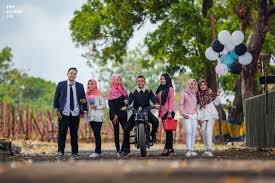 Background album kenangan sekolah 6 background download. Buku Tahunan Sekolah Yogyakarta