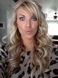 Blonde Hair With Lowlights To Blend Roots Google Search Bleach Blonde Hair Hair Beauty Blonde Hair With Roots