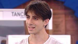 Alessandro casillo piange ad amici 18. Chi E Alessandro Cavallo Amici Eta Fidanzata Altezza E Peso Chiechiera It