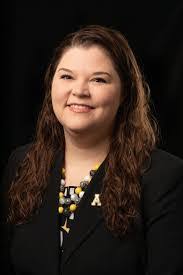 Kaye Mead's Instagram, Twitter & Facebook