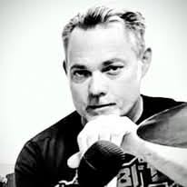 What receiver for 4 ohm speakers with phono stage?