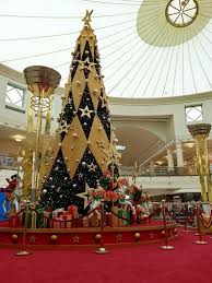 Food Illustration Description Deira City Center Christmas Tree Dubai United Arab Emi Unique Christmas Trees Christmas Tree Decorations Christmas Lights