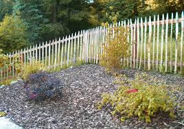 Staketenzaun Auf Querriegel Montiert Kastanienzaun Zaun Garten