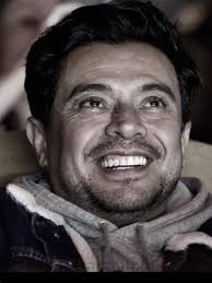 Un año extraño, con demasiada tristeza, muchas despedidas, pero grandioso  al final en conjunto... Vivi todo lo que nunca pensé vivir y sentir, se  sonrió se lloro y se dolió todo lo
