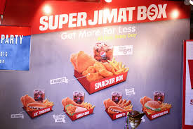Kfc sendiri memiliki menu unggulan berupa paket goreng ayam yang banyak di gemari oleh para pelanggannya, namun selain jenis ayam goreng kfc juga memiliki sederetan menu lainnya yang tidak istimewanya dan hal ini akan kita sajikan nanti di bawah dengan lengkap beserta harganya. Kfc Malaysia Super Jimat Box Harga Dan Menu