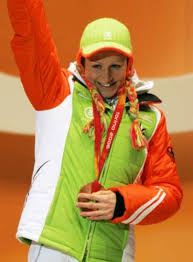 Hochwertige damenjacke der deutschen olympiamannschaft von adidas. Olympische Mode Turin Fashion Weeks Sport Faz