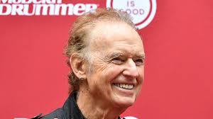 Friends pay tribute to 'exceptional talent' Gary Wright after Dream Weaver  writer died aged 80 following private six-year battle with Parkinson's: 'I  will cherish his warmth and kindness'