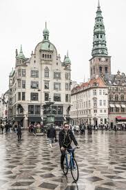 The premier capital of northern europe is scandinavia's most fantastic city and the center of the most dynamic region in europe, the øresund region. Balades A Copenhague Milk Decoration