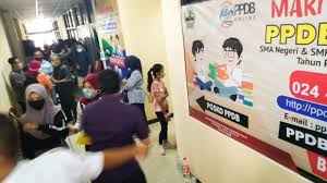 Nantinya pakta integritas tersebut setelah diisi dan diteken dunggah ke portal ppdb.jatengprov.go.id saat pengajuan akun. Sulit Akses Website Ppdb Ratusan Orang Tua Siswa Geruduk Disdik Jateng Kumparan Com