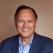 14 People You Need to Follow In Data