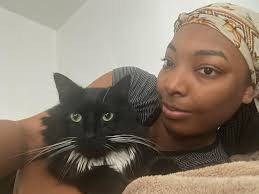 Our cat Luna ❤ enjoy some ferengi Oo-mox. 😊  https://memory-alpha.fandom.com/wiki/Oo-mox