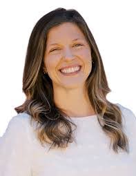 Jami Lewis's Instagram, Twitter & Facebook